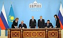 В присутствии президентов России и Казахстана подписан ряд двусторонних документов о сотрудничестве.