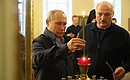 Владимир Путин и Президент Республики Беларусь Александр Лукашенко посетили Коневский Рождество-Богородичный монастырь.