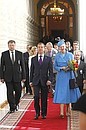 С Королевой Дании Маргрете II перед началом церемонии подписания двусторонних соглашений о сотрудничестве.