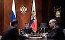 С Министром обороны Анатолием Сердюковым (слева) и новым заместителем Министра обороны Анатолием Антоновым.
