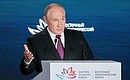 На пленарном заседании XI Восточного экономического форума. Фото: Александр Жолобов, фотобанк Фонда «Росконгресс»