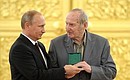 Владимир Путин вернул медаль Олимпийских игр 1956 года Виктору Шувалову, игроку сборной команды СССР по хоккею.