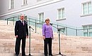Выступление после осмотра выставки «Бронзовый век. Европа без границ» в Эрмитаже. С Федеральным канцлером Германии Ангелой Меркель.