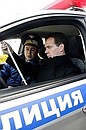 Дмитрий Медведев осмотрел новую технику патрульной машины ДПС.