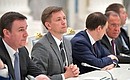Minister of Agriculture Dmitry Patrushev (left) and Minister of Digital Development, Communications and Mass Media Konstantin Noskov at the meeting with the new Government.