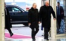 С Президентом Белоруссии Александром Лукашенко перед началом российско-белорусских переговоров. Фото Константина Завражина