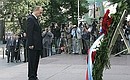 Церемония возложения венка к Могиле Неизвестного Солдата у Кремлевской стены.