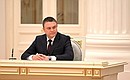 Глава ЛНР Леонид Пасечник в ходе церемонии подписания документов о признании Донецкой и Луганской народных республик.