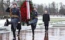 To mark the 80th anniversary of breaking the siege of Leningrad, Vladimir Putin took part in a wreath-laying ceremony at the Motherland monument at the Piskaryovskoye Memorial Cemetery. Photo: Alexander Demianchuk, TASS