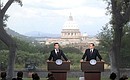 Дмитрий Медведев и Сильвио Берлускони выступили с заявлениями для прессы по итогам двусторонней встречи. Фото РИА «Новости»