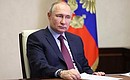 Владимир Путин в режиме видеоконференции принял участие в открытии новых объектов здравоохранения в ряде субъектов Российской Федерации.