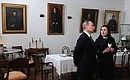 Во время посещения музея-усадьбы Л.Н.Толстого «Ясная Поляна». С директором музея Екатериной Толстой.
