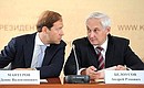 Министр промышленности и торговли Денис Мантуров (слева) и помощник Президента Андрей Белоусов на совещании о сборе урожая.