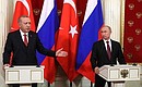 С Президентом Турецкой Республики Реджепом Тайипом Эрдоганом на пресс-конференции по итогам российско-турецких переговоров.
