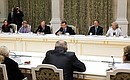 С Председателем Правительства Владимиром Путиным на встрече с пенсионерами и ветеранами.