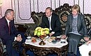 С Президентом Узбекистана Исламом Каримовым и Людмилой Путиной в правительственной резиденции «Дурмень».