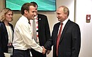 В перерыве финального матча чемпионата мира по футболу Владимир Путин пообщался с гостями турнира. С Президентом Франции Эммануэлем Макроном.