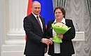 На церемонии вручения государственных наград Российской Федерации. Орденом Дружбы награждена инженер-технолог Надежда Шабалина.