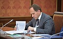 Министр по делам Северного Кавказа Лев Кузнецов на совещании по вопросам социально-экономического развития Ингушетии.