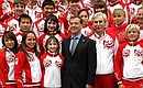 С членами юношеской сборной России, победителями Первых юношеских Олимпийских игр в Сингапуре.