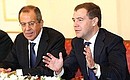В ходе российско-армянских переговоров. Слева – Министр иностранных дел России Сергей Лавров.