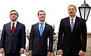 С Президентом Азербайджана Ильхамом Алиевым (справа) и Президентом Армении Сержем Саргсяном.