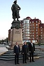 C Президентом Азербайджана Ильхамом Алиевым (справа) и Президентом Армении Сержем Саргсяном.