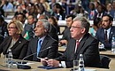 Председатель Счётной палаты Российской Федерации Алексей Кудрин (справа) на Конгрессе Международной организации высших органов финансового контроля.