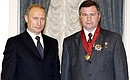 Орденом «За заслуги перед Отечеством» II степени награждается инструктор-космонавт-испытатель Николаю Бударин.