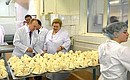 Во время посещения Самарского булочно-кондитерского комбината.