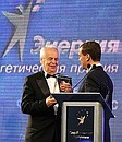 С лауреатом международной энергетической премии «Глобальная энергия» Александром Леонтьевым.