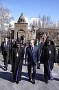 В Эчмиадзине, административном и духовном центре Армянской апостольской церкви.