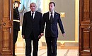 С Президентом Республики Абхазия Александром Анквабом. Перед началом пресс-конференции по итогам российско-абхазских переговоров.