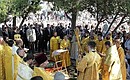Во время освящения колокола Свято-Владимирского кафедрального собора в Херсонесе Таврическом.