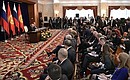 Совместная пресс-конференция с Президентом Киргизии Алмазбеком Атамбаевым.
