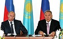 С Президентом Казахстана Нурсултаном Назарбаевым на форуме приграничных регионов России и Казахстана.