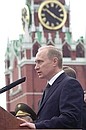 MOSCOW. President Putin addressing participants in the military parade dedicated to the 56th anniversary of Victory in the Second World War.