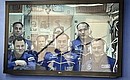 Экипаж Международной космической станции во время сеанса видеосвязи с космодромом Восточный.