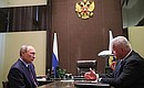 С председателем Федерации независимых профсоюзов России Михаилом Шмаковым.