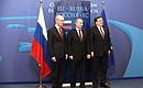 С Председателем Европейского совета Херманом Ван Ромпёем (слева) и Председателем Еврокомиссии Жозе Мануэлом Баррозу. Фото Константина Завражина