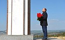Сильвио Берлускони почтил память погибших в Крымской войне солдат Сардинского королевства, возложив цветы к мемориалу у подножья горы Гасфорта.