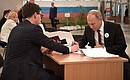 Vladimir Putin cast his vote at mayoral elections.