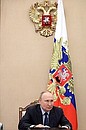 В ходе церемонии поднятия российского флага на рыбопромысловых судах «Капитан Вдовиченко», «Капитан Соколов» и «Гандвик-1» (в режиме видеоконференции).