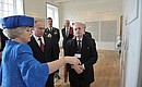 Владимир Путин и Королева Нидерландов Беатрикс осмотрели выставку «Пётр Великий, вдохновенный царь».