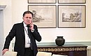 Генеральный директор Государственной корпорации по атомной энергии «Росатом» Алексей Лихачёв перед началом российско-индийских переговоров.