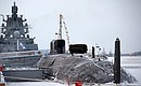 Торжественная церемония подъёма военно-морского флага на атомном подводном крейсере «Император Александр III».