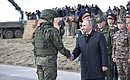 По окончании учений Владимир Путин вручил награды десятерым военнослужащим России, Китая и Монголии, отличившимся в ходе маневров.