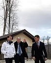 At the Roza Khutor alpine ski resort. With Interros President Vladimir Potanin (left) and Deputy Prime Minister Dmitry Kozak.