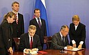 Церемония подписания российско-норвежского Договора о разграничении морских пространств и сотрудничестве в Баренцевом море и Северном Ледовитом океане.