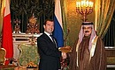 С Королём Бахрейна Хамадом бен Исой Аль Халифом.